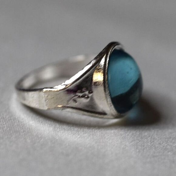 NWOT Baby Blue Oval Stone Etched Silver Tone Metal Sizes 6.5, 8.5 & 9.5 Rings - Picture 3 of 4